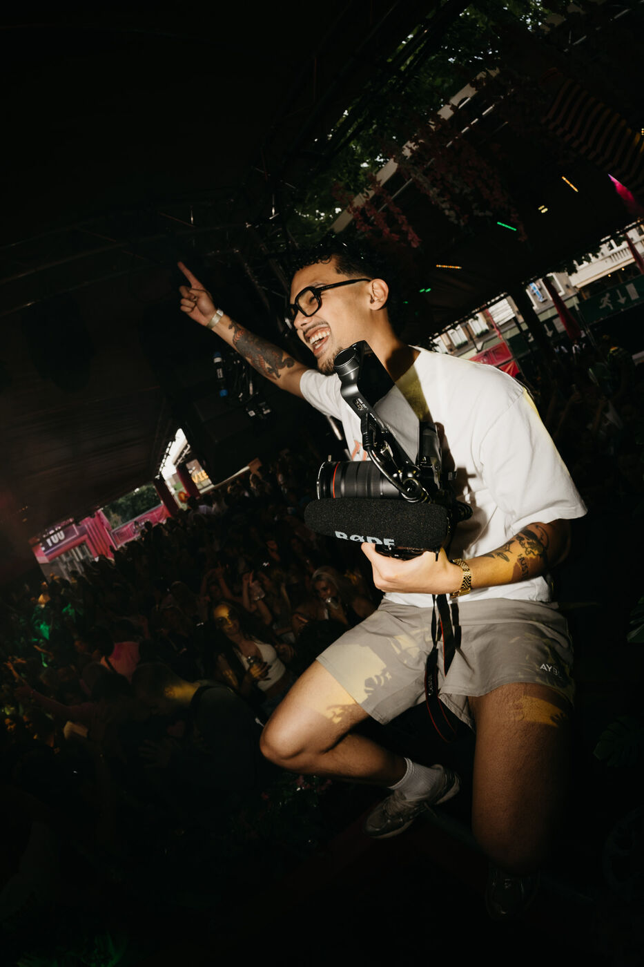 Daiva filmt tijdens een event